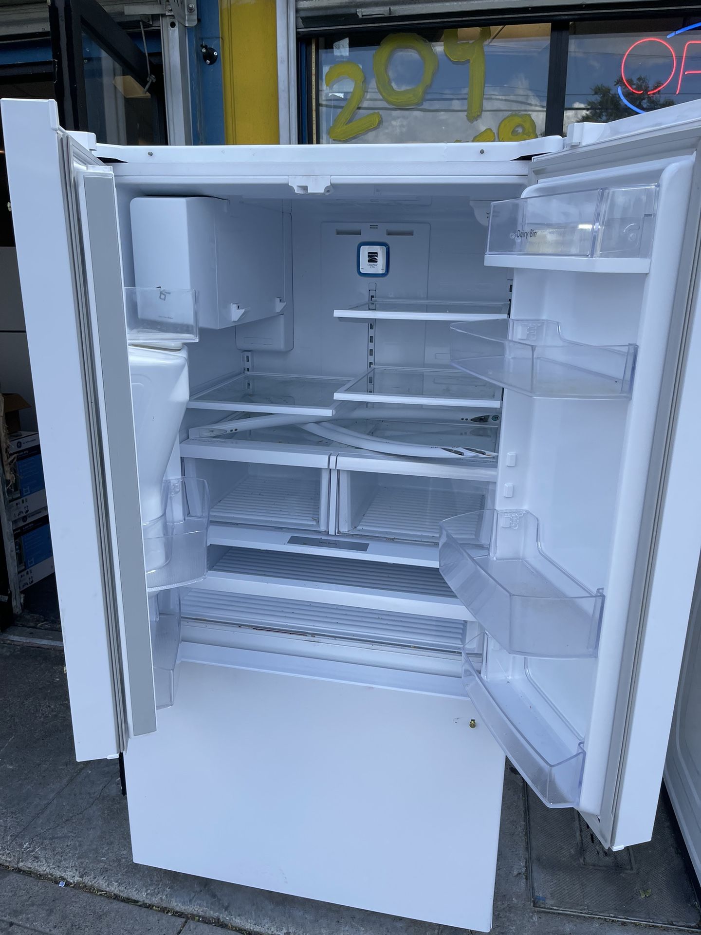 Refrigerator