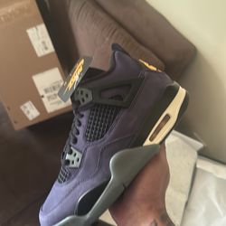 Jordan 4 Lakers Size 6.5y