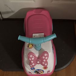 Childs Minnie Mouse Car