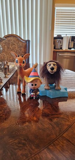 Rudolph The Red Nose Reindeer & Hermey Elf  & King Moonracer The Island Of The Misfits Toys Figures / Collectible / Collector / Christmas / Cartoon