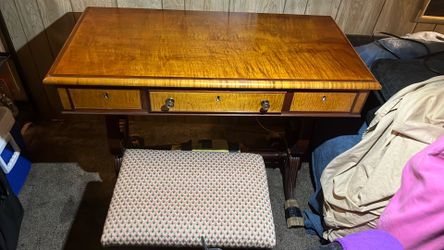 Antique writing desk /vanity