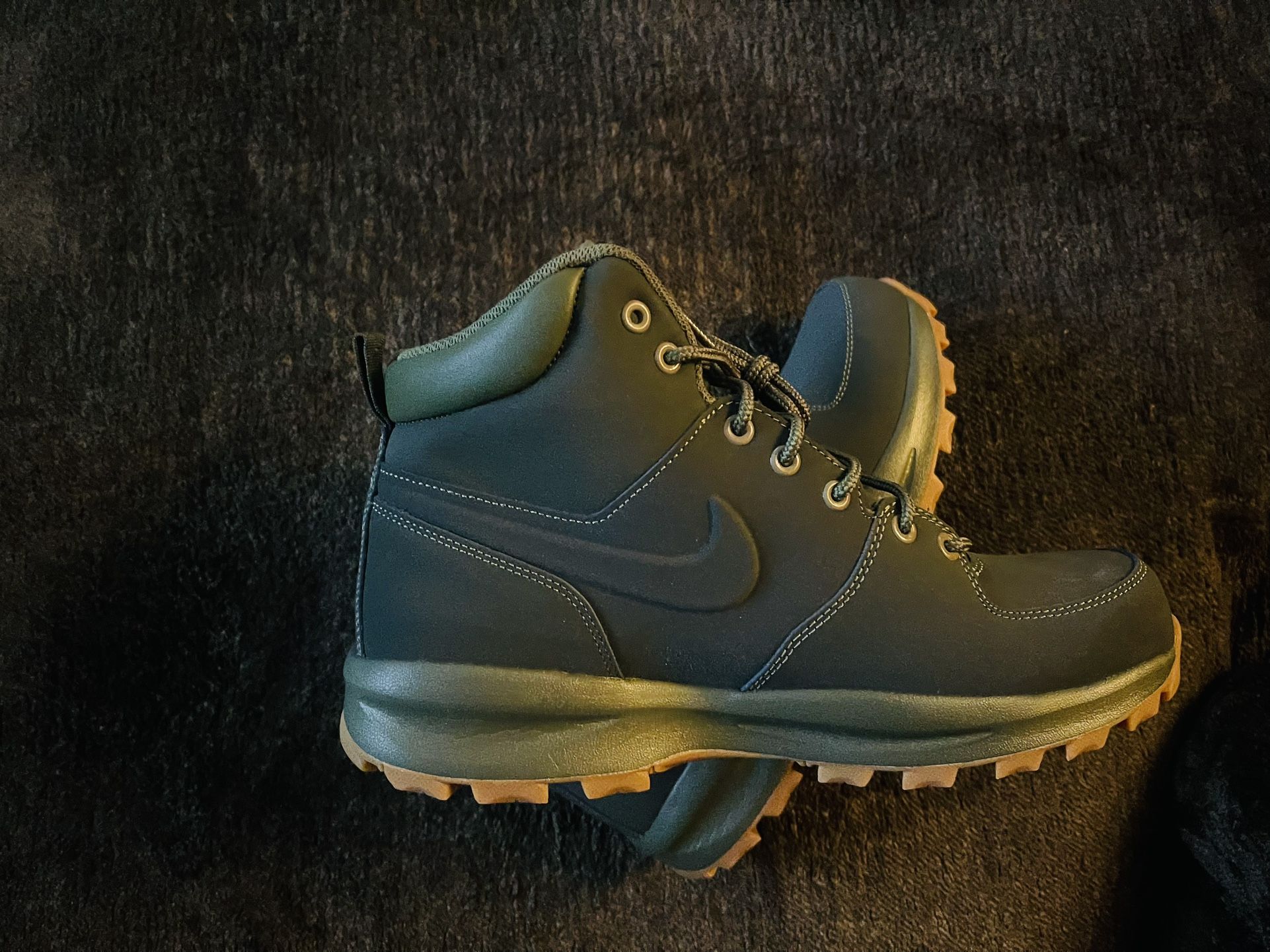 NIKE MANOA BOOTS BRAND NEW NEVER WORN 