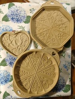Pampered Chef & Brown Bag Stoneware Cookie Pans