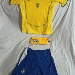 Replica -   BRAZIL Natl. Team  Soccer Kit W Matching Socks.  Size 12