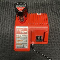 Milwaukee M12/M18 Rapid Charger and M12 Battery