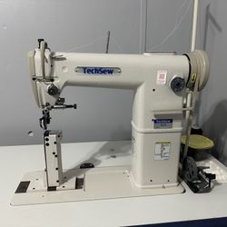 Sewing Machine / Maquina De Coser