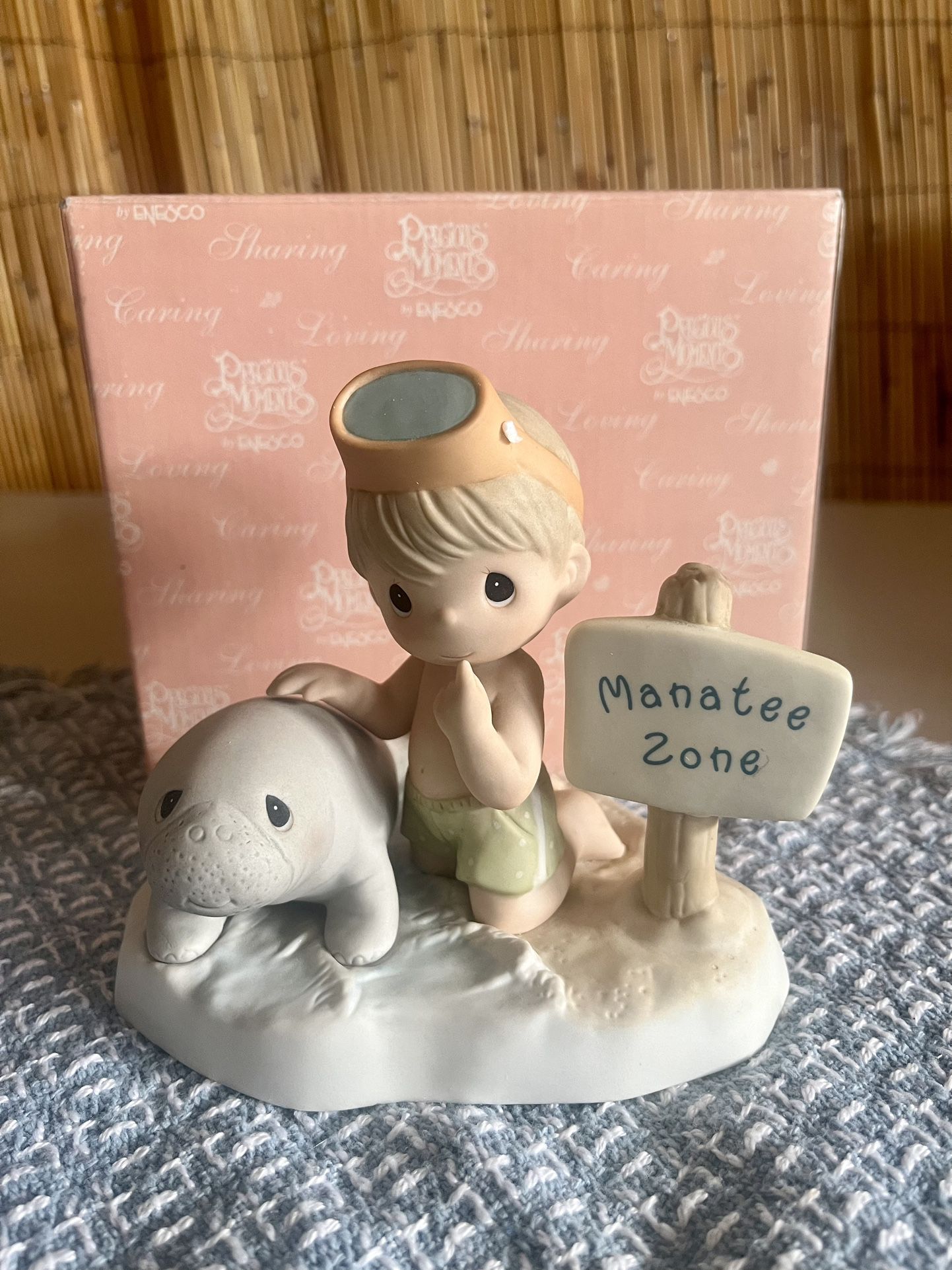 Precious Moments OUR LOVE WILL NEVER BE ENDANGERED - MANATEE - 824119S RARE  LTD