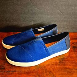 TOMS Blue Canvas Slip-On Shoes Unisex – Men’s 8 / Women’s 9.5, Casual Comfort
