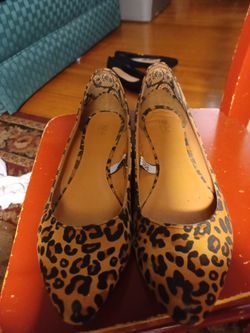 Massimo Pointed Toe Animal Print  Flats With Stud Embellishments size 71/2" 