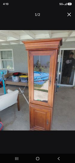 Wood cabinet