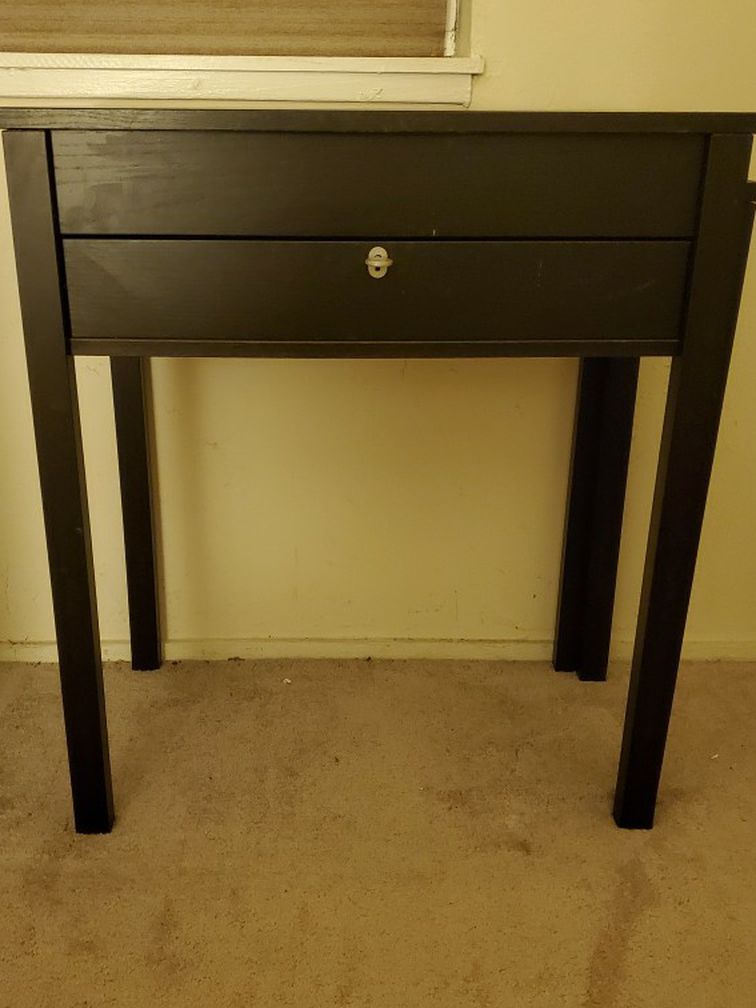 Black Extendable Desk With Cable Hole