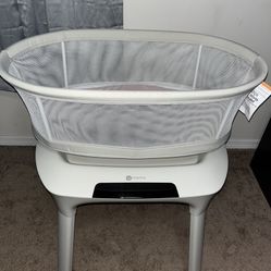 4moms mamaRoo sleep bassinet 