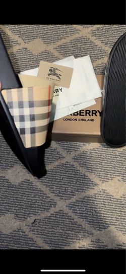 BURBERRY SLIDES