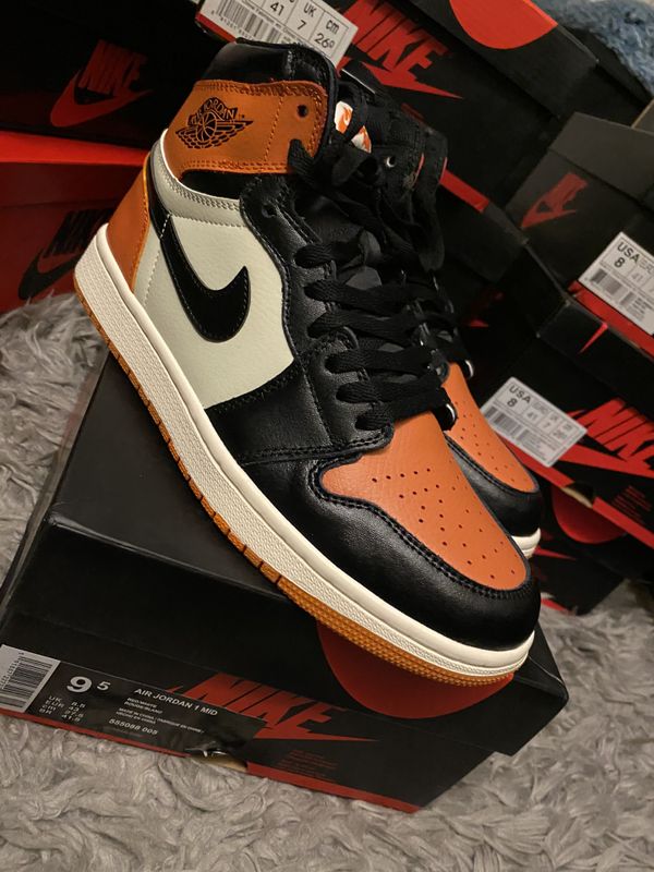 black and orange nike shoes mens