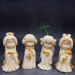 Good fortune and beauty wood carving, suitable for home decoration or as a car accessory or hanging piece.