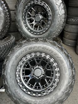 Vendo rines nuevos 17x9 de ancho de 6-139.7 Lugs 285/70/R17 Bfgoodrich Instacion y balance las 4 llanta por $930