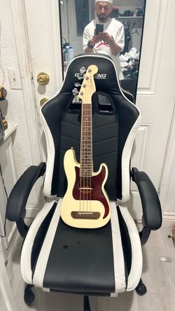 FENDER MINI BASS *MINT*