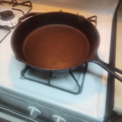 Lodge 10SK Cast Iron Skillet 