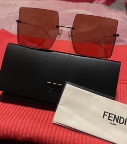 FENDI GLASSES