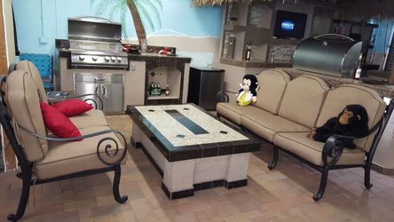 Tropic tuch bbq grill floor model $4.500.00 tanle $1.200.00 only