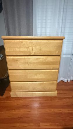 4 drawer wood dresser
