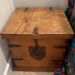 End Table / Storage Box