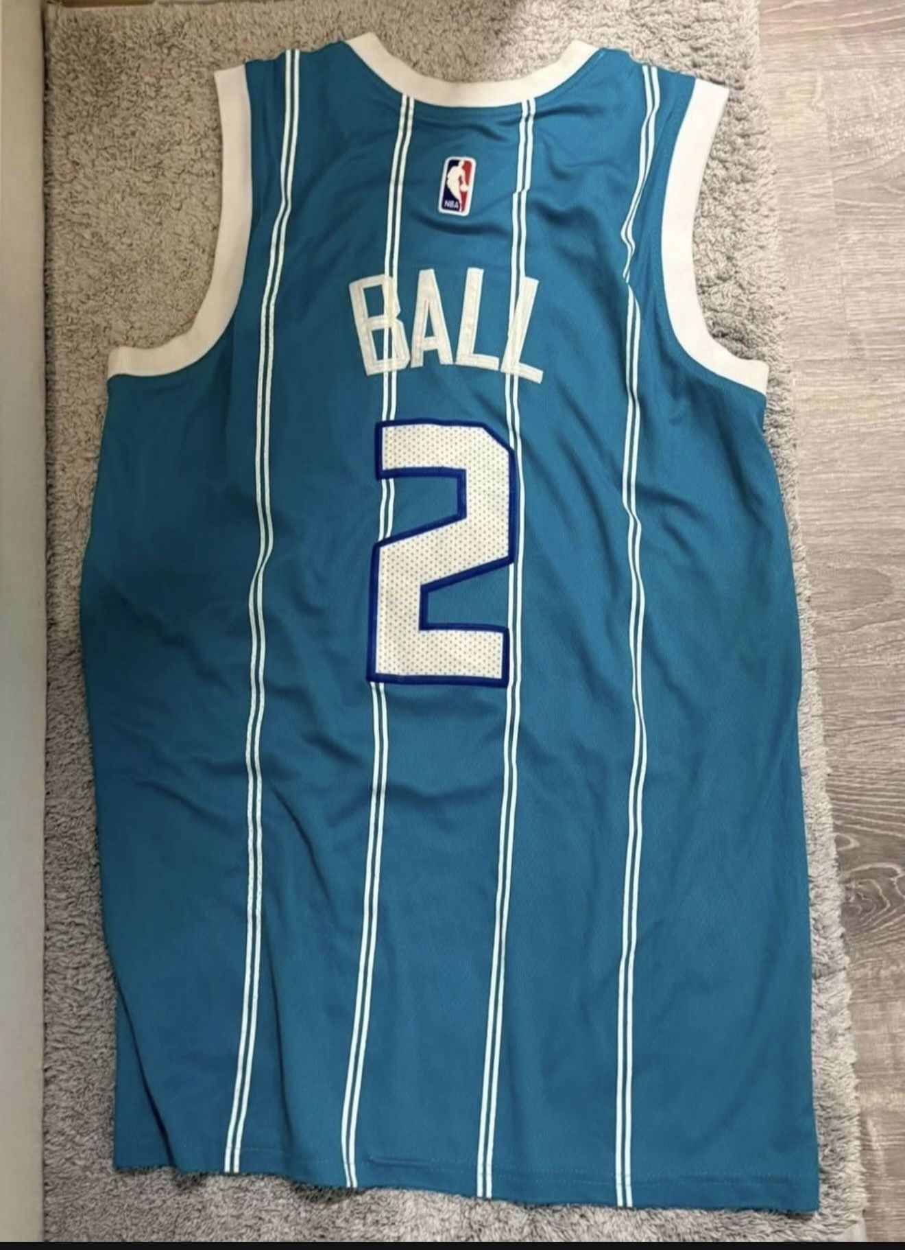 Mens Hornets Jersey Size 48 Lrg