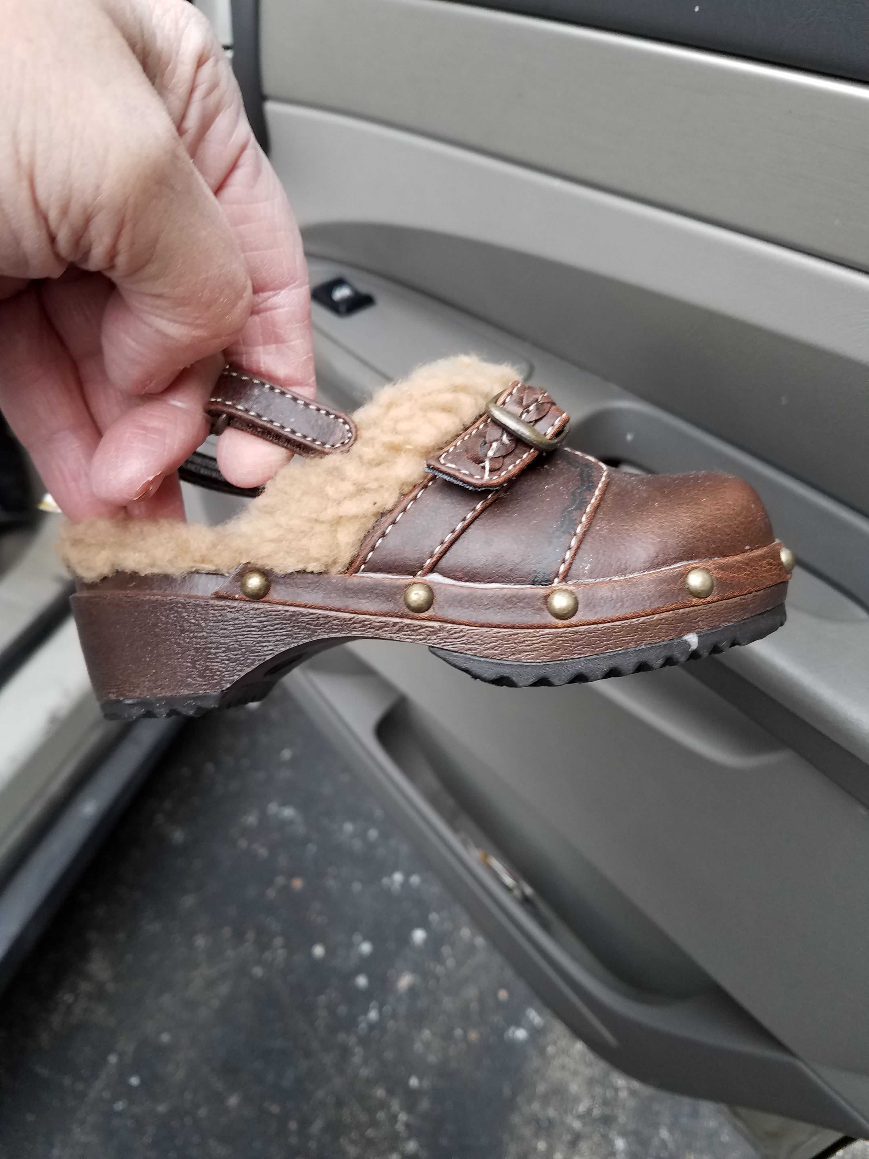 Little girls clogs brand new never been worn