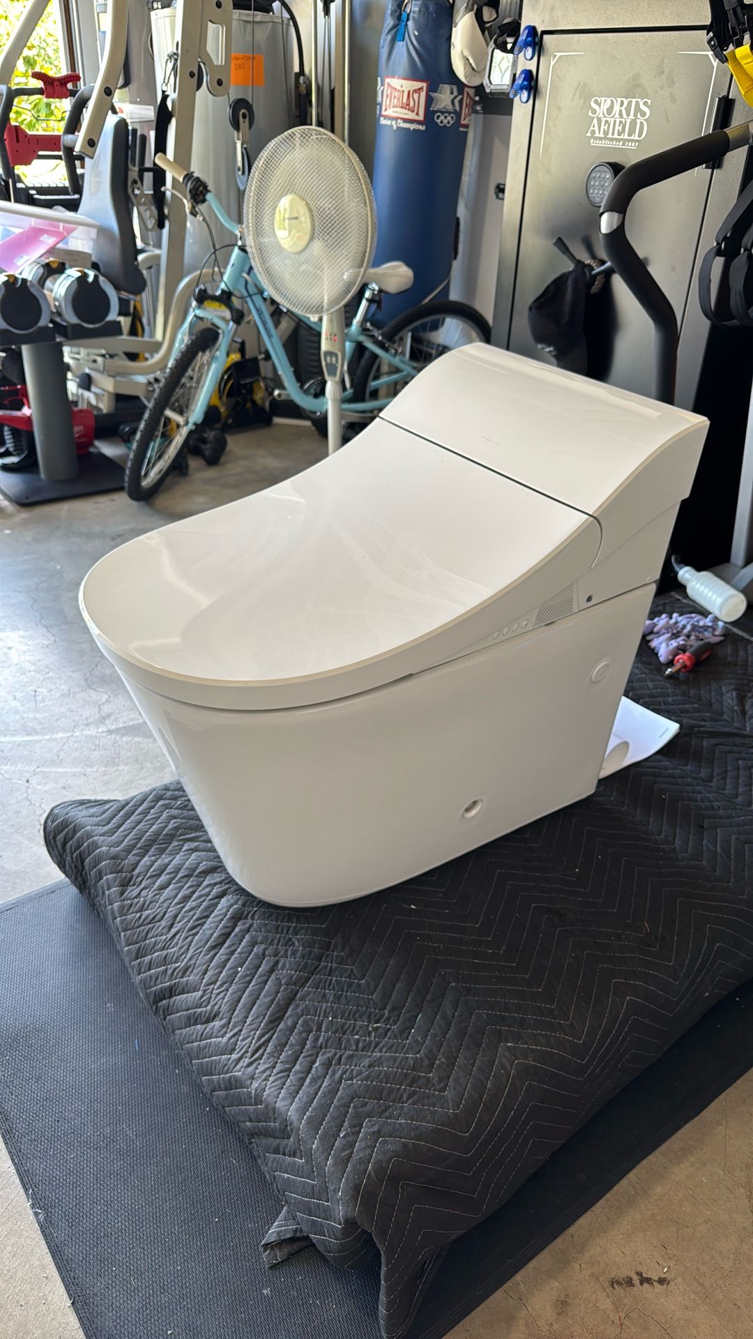 KOHLER HIGH END TOILET