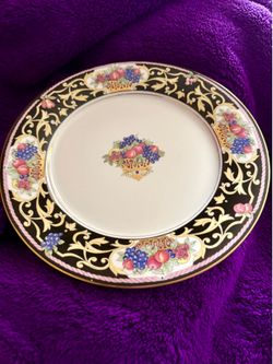 MUIRFIELD WINSOR Court Rim 13 * Dinner Plates 9314 Sri Lanka Gold Rim/Fruit P/O