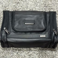 TUMI ‘Alpha 3’ Black Leather Hanging Travel Toiletry Bag - 117258