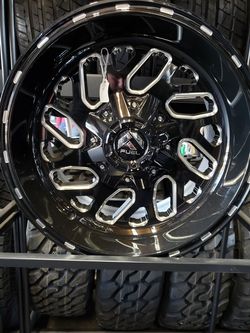 17 INCH INCH OFFROAD WHEELS ON M/T LT265/70/17!!!!!