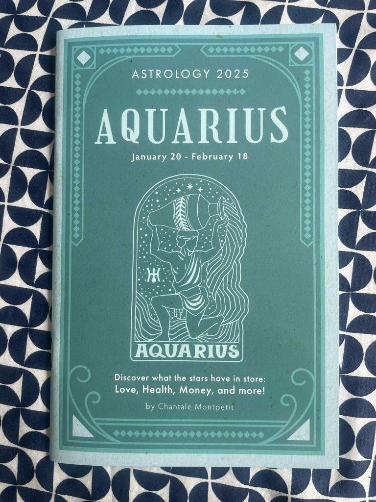 New Astrology 2025 Aquarius Paperback Book