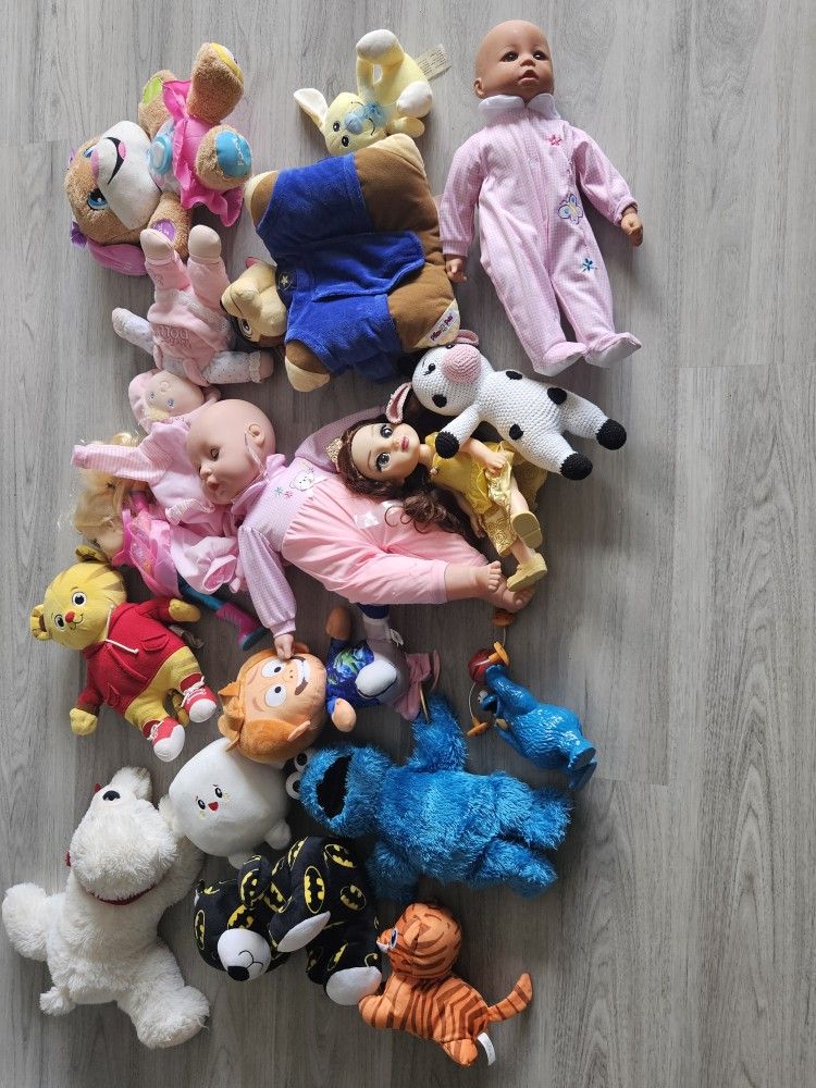 Lot of 20+ plushes kids baby. Good condition