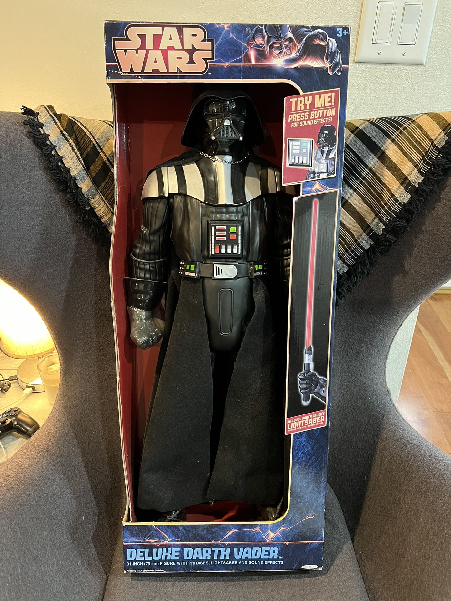 STAR WARS DELUXE DARTH authentic VADER 31 inch Action figure