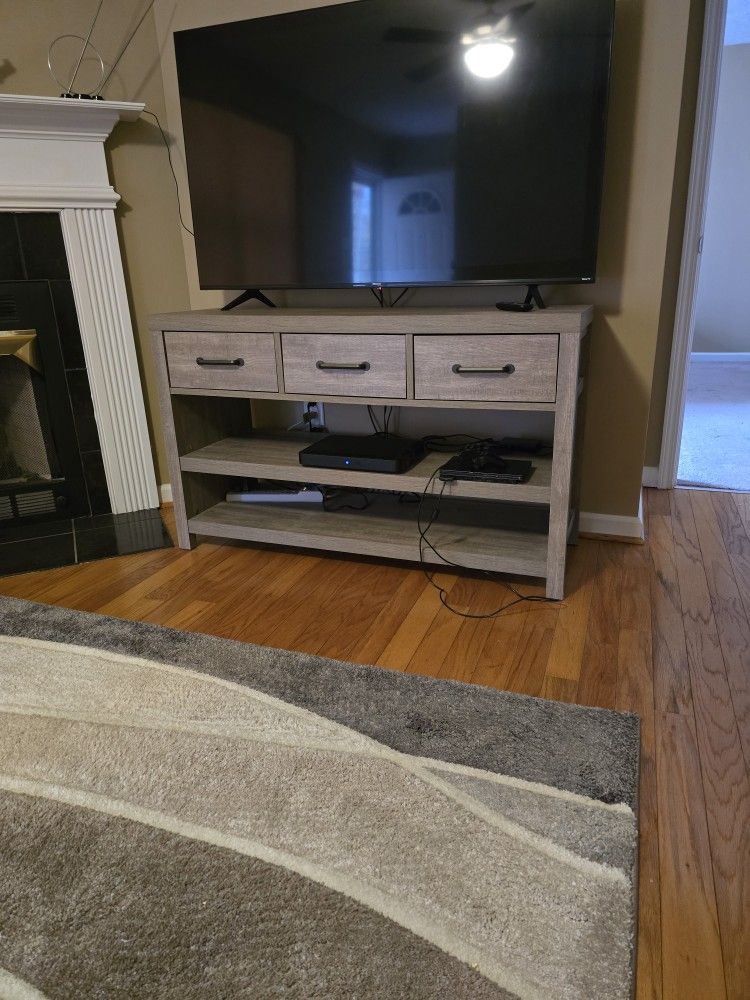 HISENSE  50  INCH  TV    