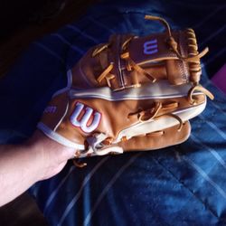 Wilson A2000