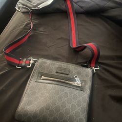 Gucci Messenger Bag 