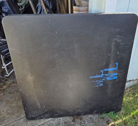 Folding table