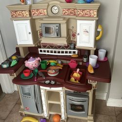 Step 2 kitchen As Is$68