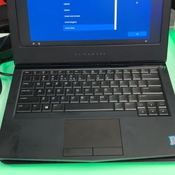 Alienware 13 R3 Gaming Laptop i7 RTX -1060 *Excellent Condition* Comes With Attachable iHome Fan