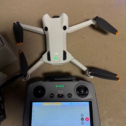 DJI mini 4 pro fly more combo. 