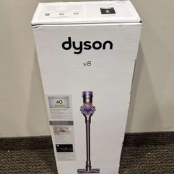 Dyson v8 cordless vacuum with 6 accessories 