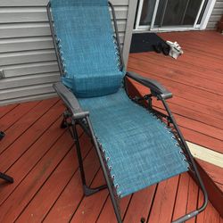 Zero Gravity Reclining Lounge Chair – Blue – Good Condition 