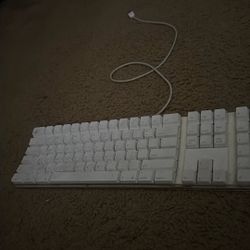 Apple Keyboard 5$
