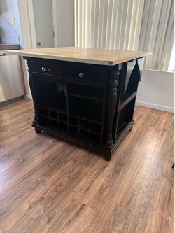 Kitchen table/island with storage