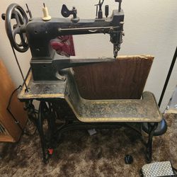 Antique DURKOPP Leather Cobbler Treadle Sewing Machine non-elec.