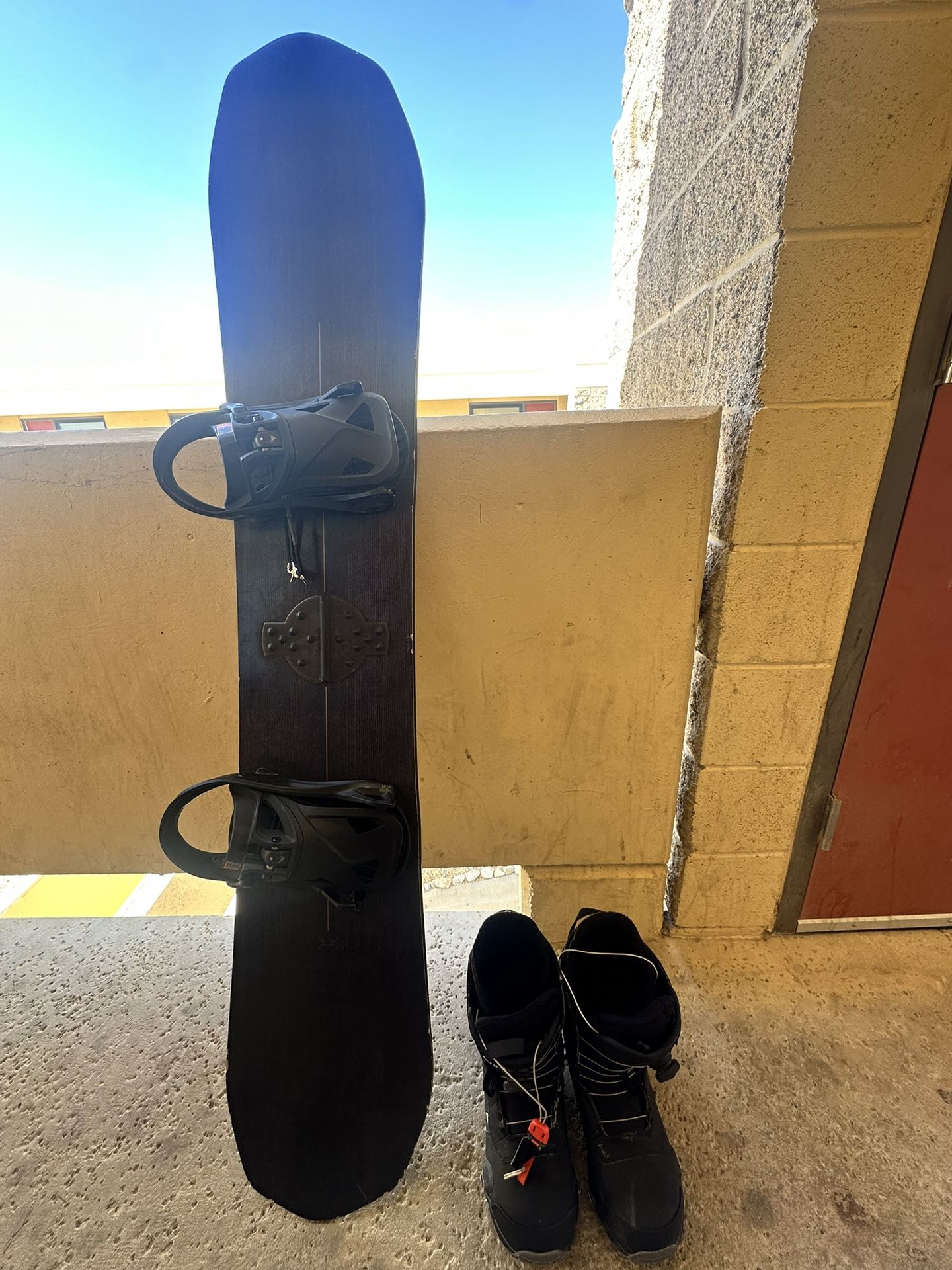 Arbor Snowboard W/ Burton Step On Boots And Bindings