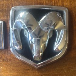 Dodge RAM Insignia. 