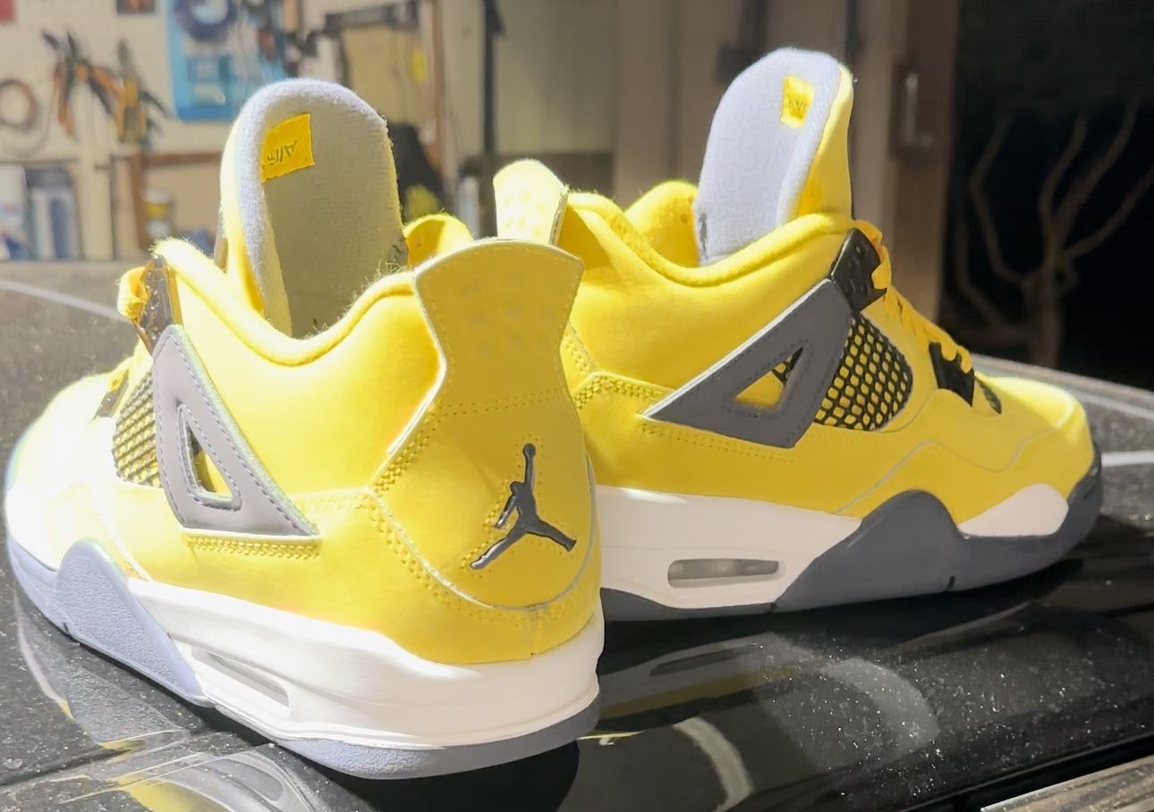 Air Jordan 4 Retro Lighting 7 1/2 Youth display picture 1